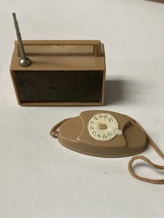 Barbie Brown Princess Phone & Portable TV Skipper Vintage 1960’s LOT 2 READ - Picture 8 of 10